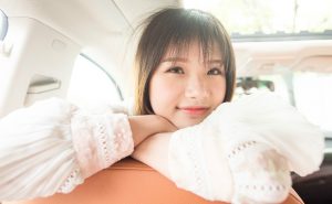 清纯甜美大美女也来媳妇车模了，真是靓呀