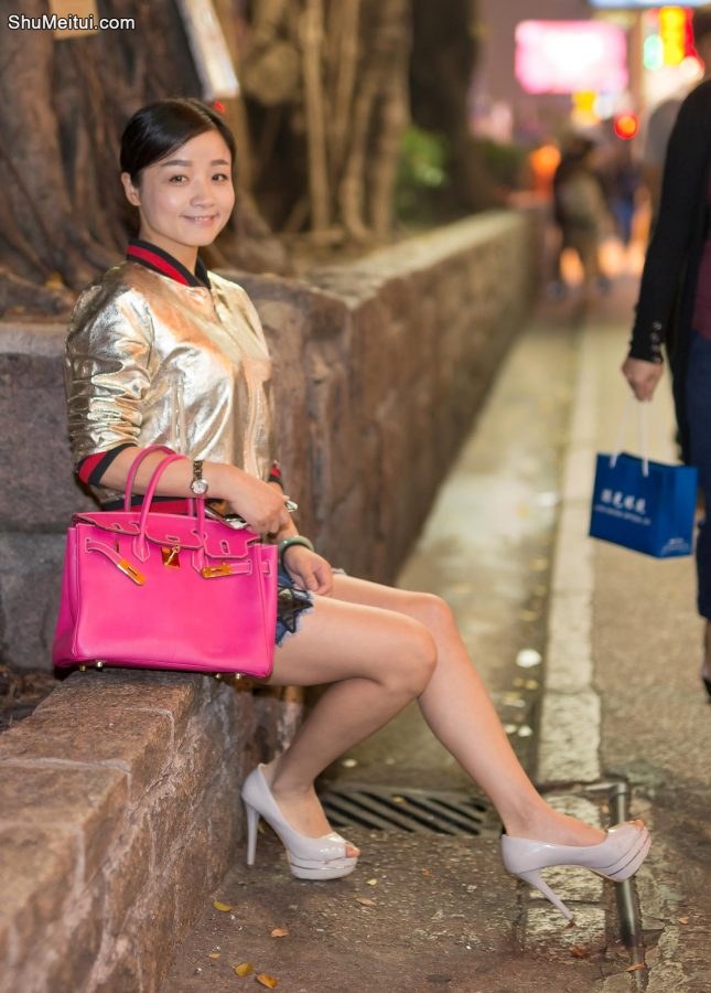 陪个美腿姐姐逛夜市去，这种机会一定得抓住呀[第4张/共5张]