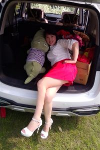 轻熟美人魏大姐又来一波，白衣红裙很是惹眼哦