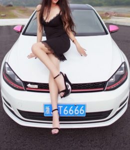 周末开车去周边浪一圈，顺便秀一秀哀家的新衣服