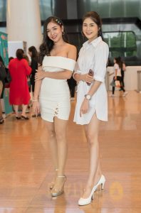 好养眼的俩个姐妹花，走到哪都是超高的回头率