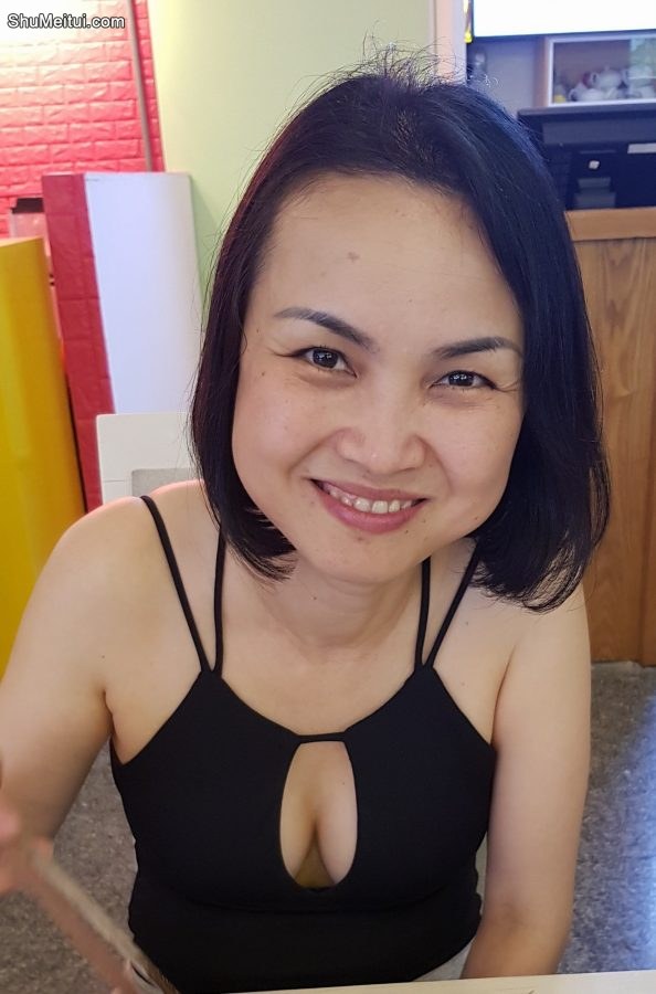 人妻美雅的上衣胸前开口露沟[第10张/共10张]