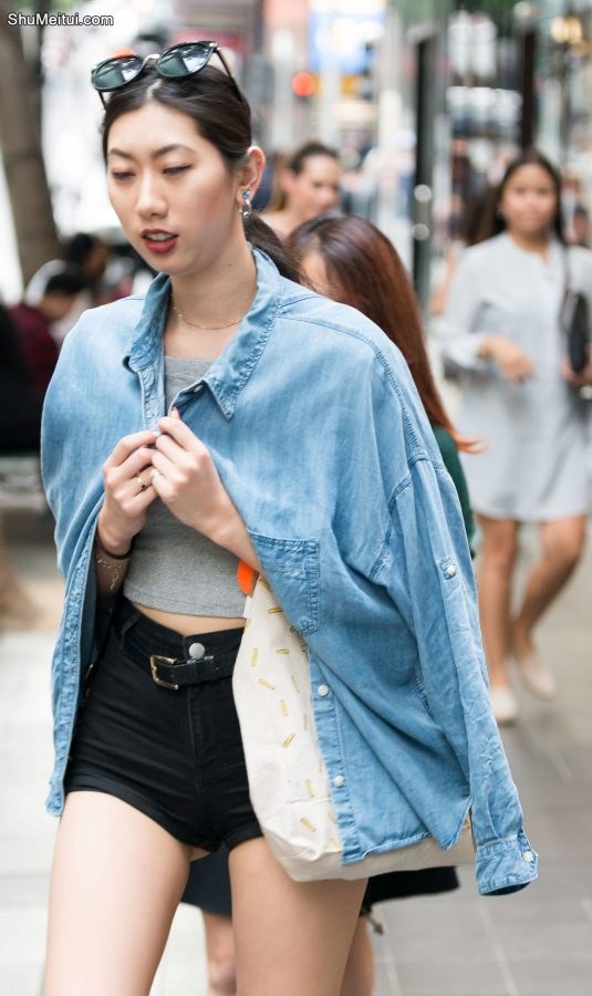 拍到一个韩国性感长腿妹子，这双大长腿呀晃得我眼都花了[第4张/共4张]