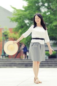 三十年后重返校园,气质优雅的Elin姐写真照片