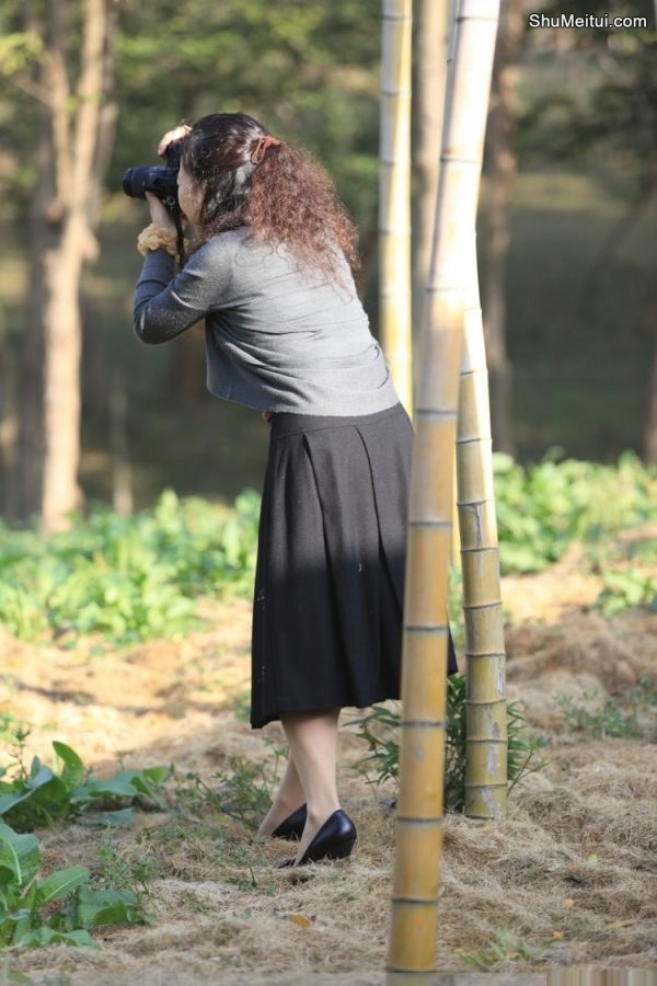 喜欢拍照的美熟到动物园采风[第13张/共16张]