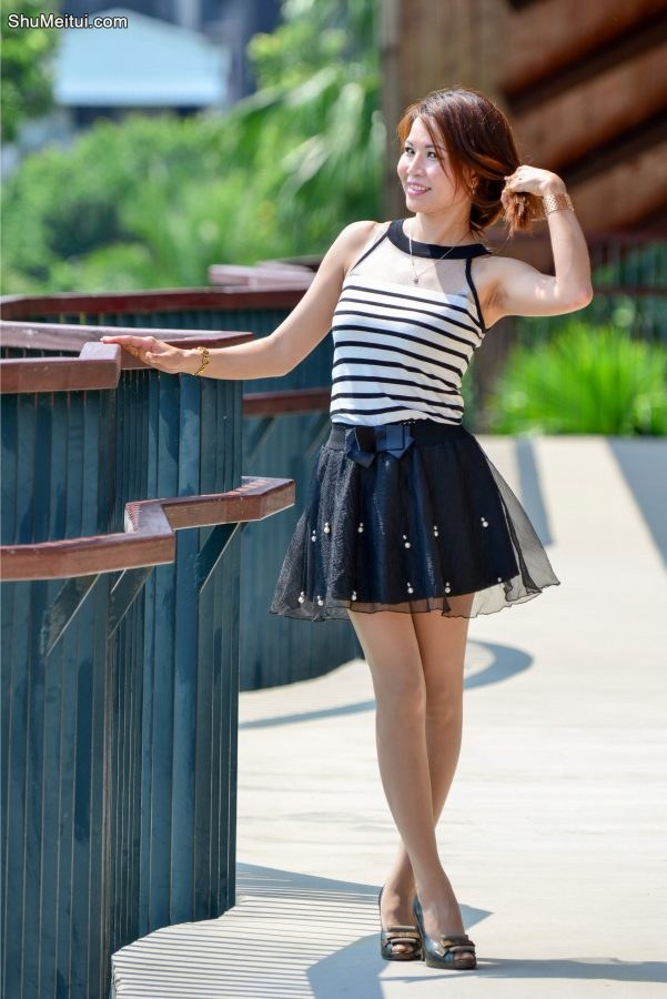 穿肉丝袜的翠嫂美腿吸引摄影师拍了超多照片[第44张/共46张]