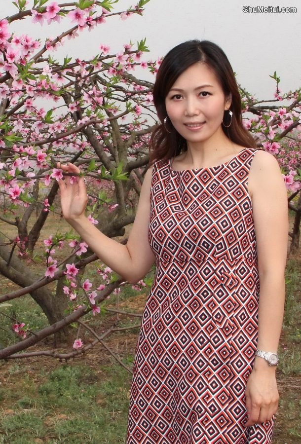 桃之夭夭美妇知风人比花美[第6张/共8张]