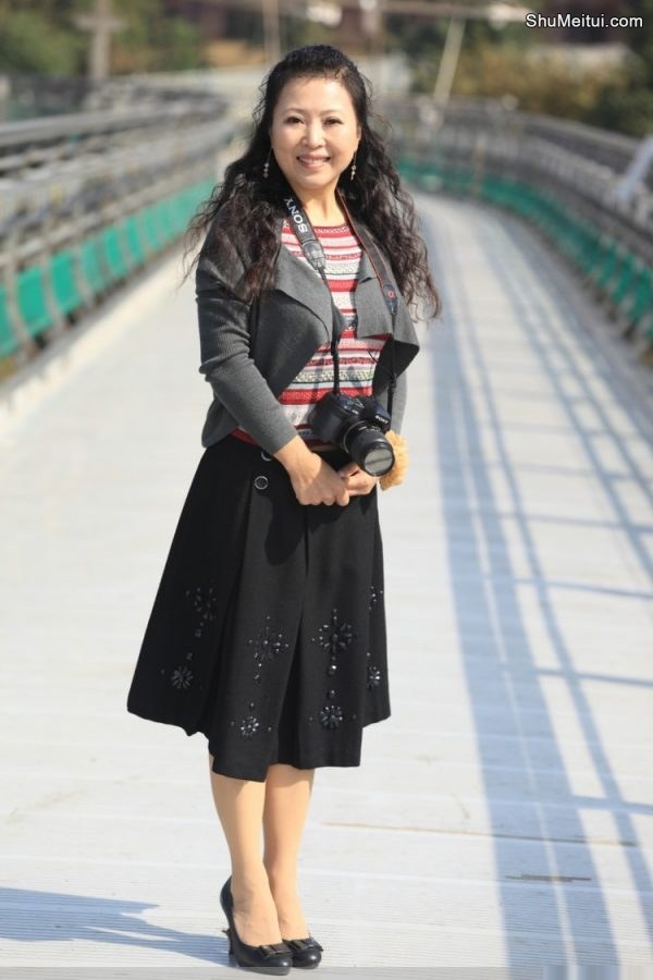 喜欢拍照的美熟到动物园采风[第7张/共16张]