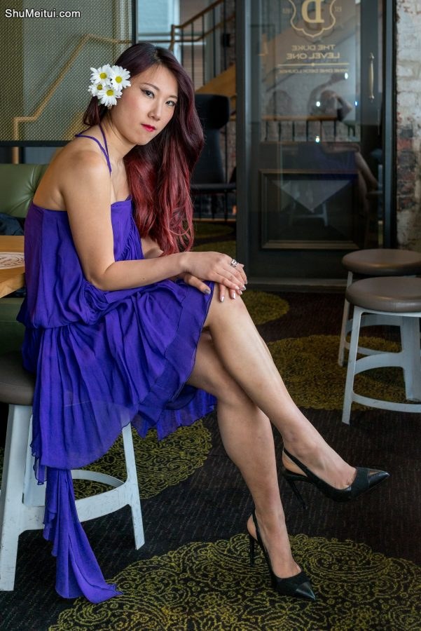 霸气女总裁辛迪演示超级性感[第1张/共9张]