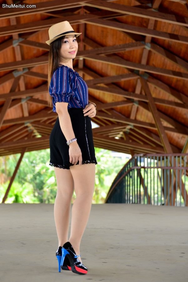 成熟的长腿芝姐阳光下高清晰肉丝[第53张/共56张]