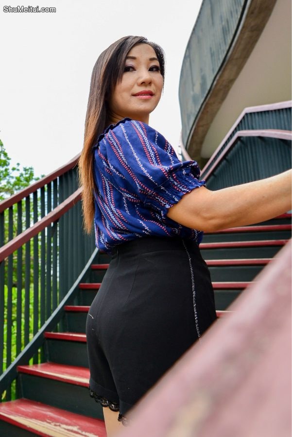 成熟的长腿芝姐阳光下高清晰肉丝[第33张/共56张]