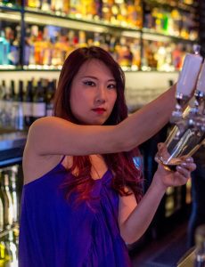 霸气女总裁辛迪演示超级性感