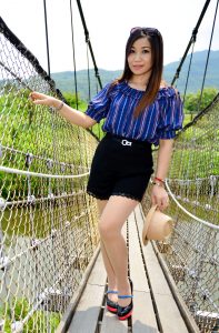 成熟的长腿芝姐阳光下高清晰肉丝