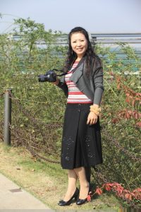 喜欢拍照的美熟到动物园采风