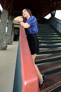 成熟的长腿芝姐阳光下高清晰肉丝