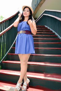 丰满的欣嫂拥有一双肥硕的肉丝腿