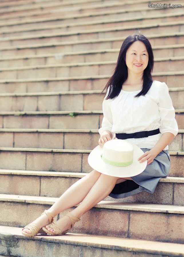 三十年后重返校园,气质优雅的Elin姐写真照片[第11张/共21张]