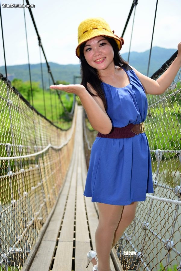 丰满的欣嫂拥有一双肥硕的肉丝腿[第5张/共36张]