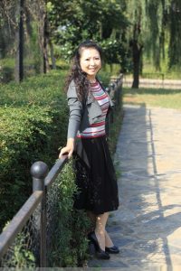 喜欢拍照的美熟到动物园采风