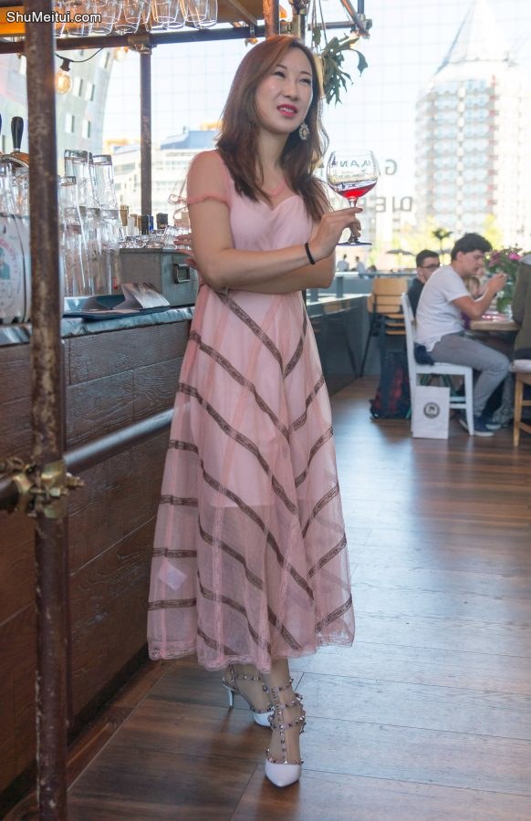 微醉的美女优优简直太漂亮了，浓郁的荷尔蒙让人抓狂[第5张/共9张]