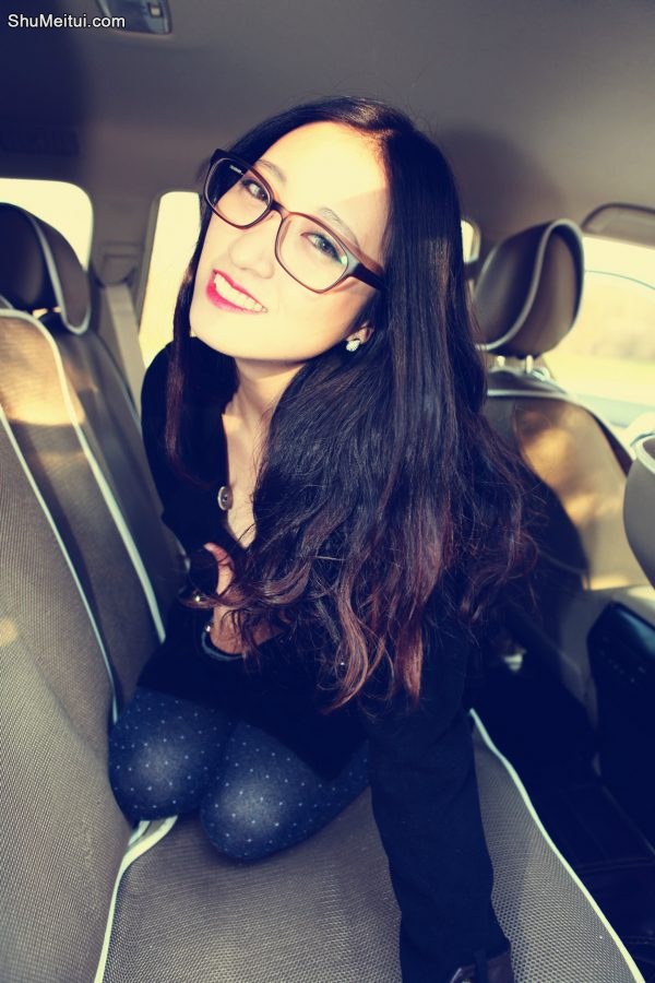 戴眼镜穿短靴的熟女，真是个迷人的妖精了[第21张/共37张]