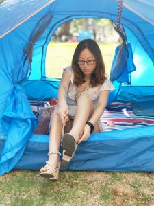 带着极品长腿美妇凤姐郊游去，兄弟们眼馋不