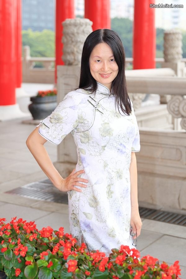 丰满的身体穿上了优雅的旗袍,Elin姐人像摄影[第4张/共11张]