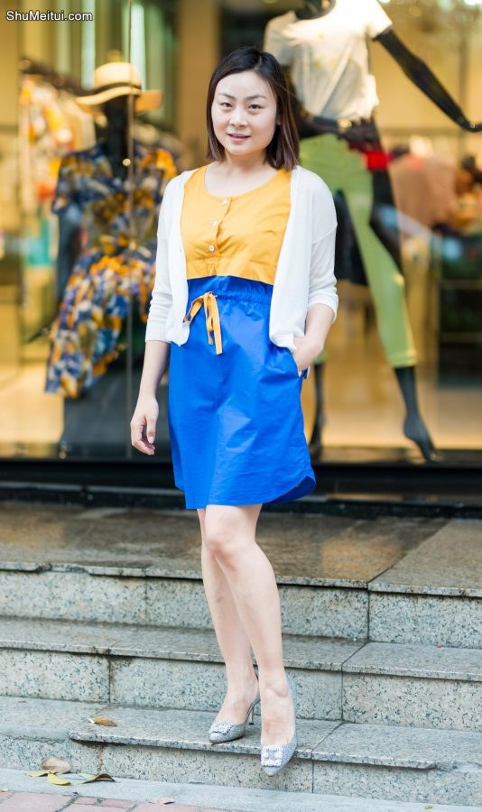 服装店的老板娘果然很有味道嘛[第2张/共6张]