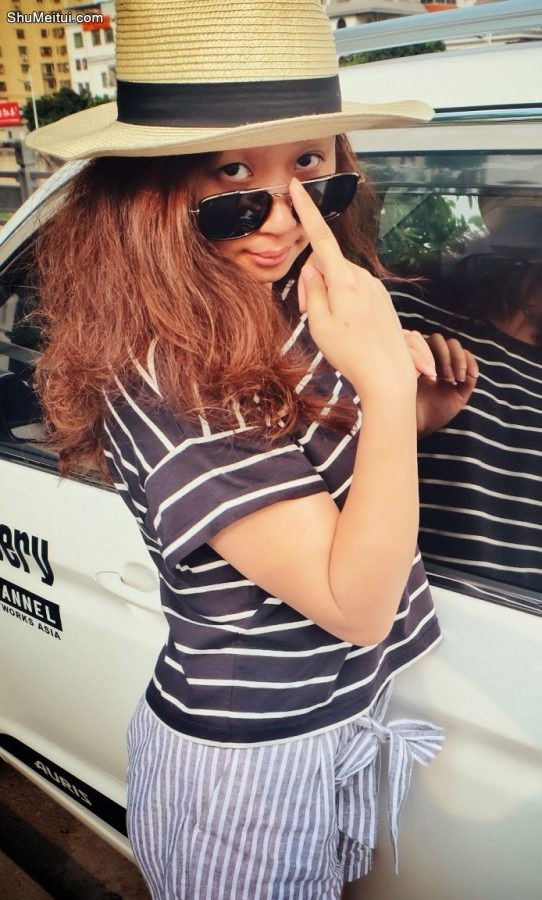 丰满的榴榴嫂彩虹裙大白腿[第23张/共29张]