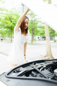 宝马年轻美妇小柯当车模来喽，不差钱就图上个镜