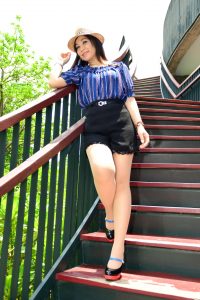 成熟的长腿芝姐阳光下高清晰肉丝