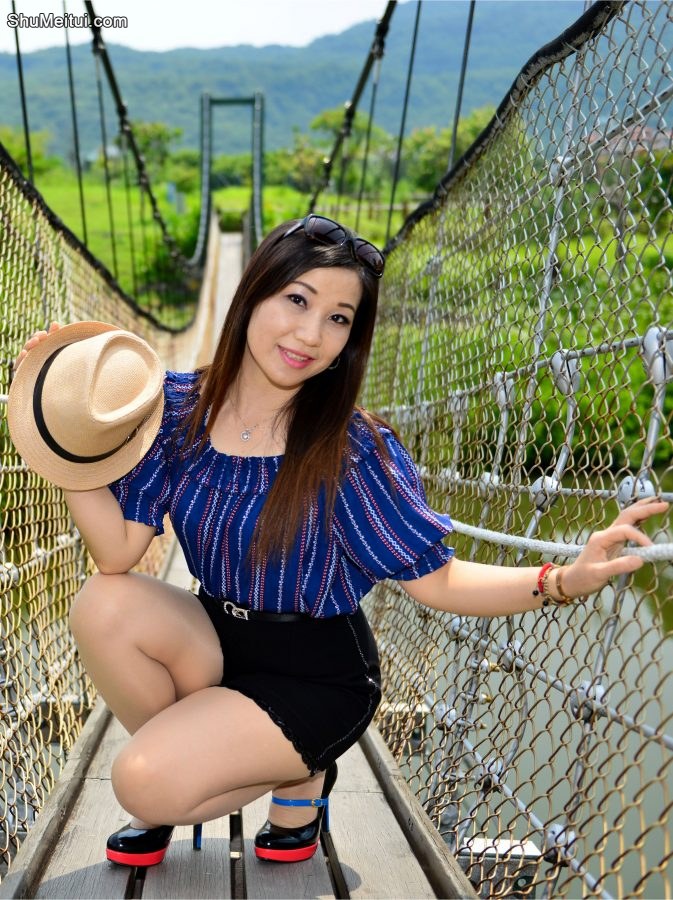 成熟的长腿芝姐阳光下高清晰肉丝[第6张/共56张]