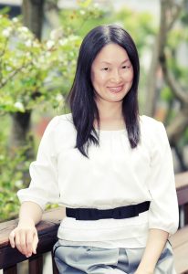 三十年后重返校园,气质优雅的Elin姐写真照片