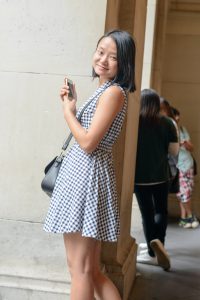 花裙小少妇回眸的一刹那，我吓了一小跳