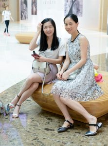 我漂亮媳妇和离异的大姨子,兄弟们明白哦