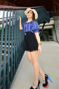 成熟的长腿芝姐阳光下高清晰肉丝