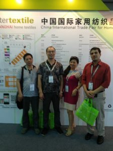 丰满的兰月姐在上海博览会参展