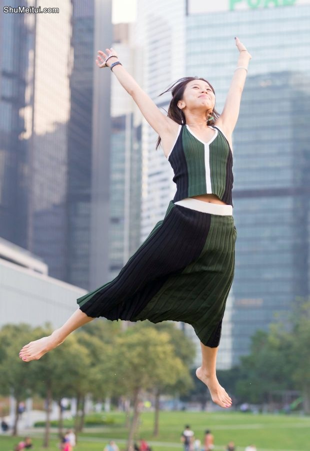 已为人妇的两闺蜜，多年不跳舞了，功底还在[第4张/共5张]