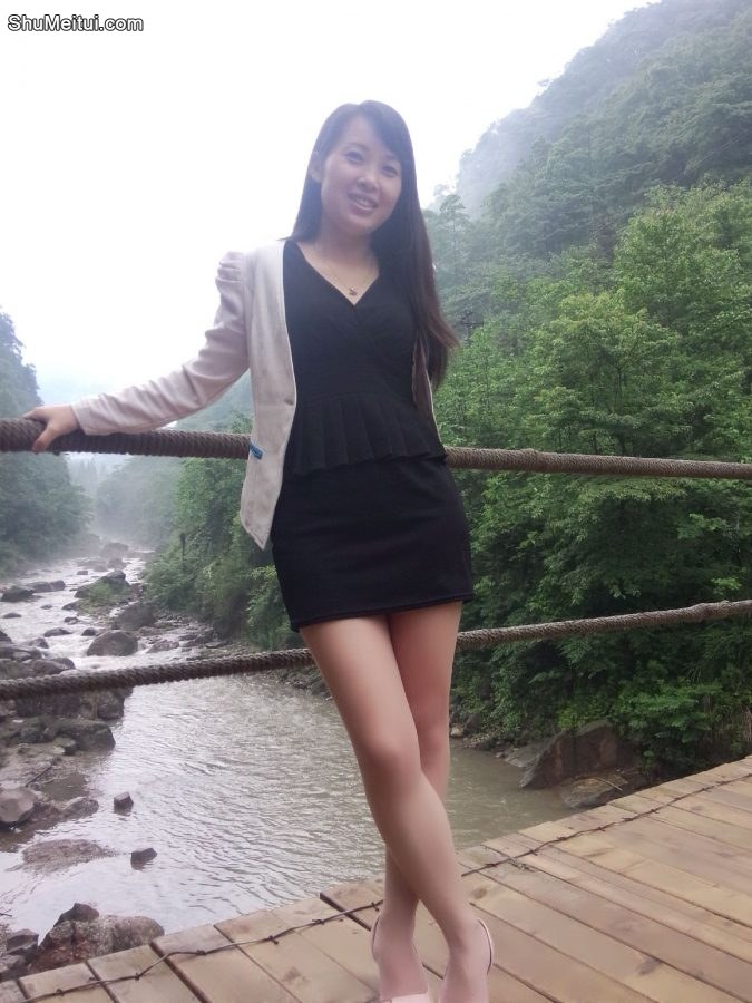 保养不赖的熟妇魏大姐携小公主出境，点个赞[第5张/共14张]