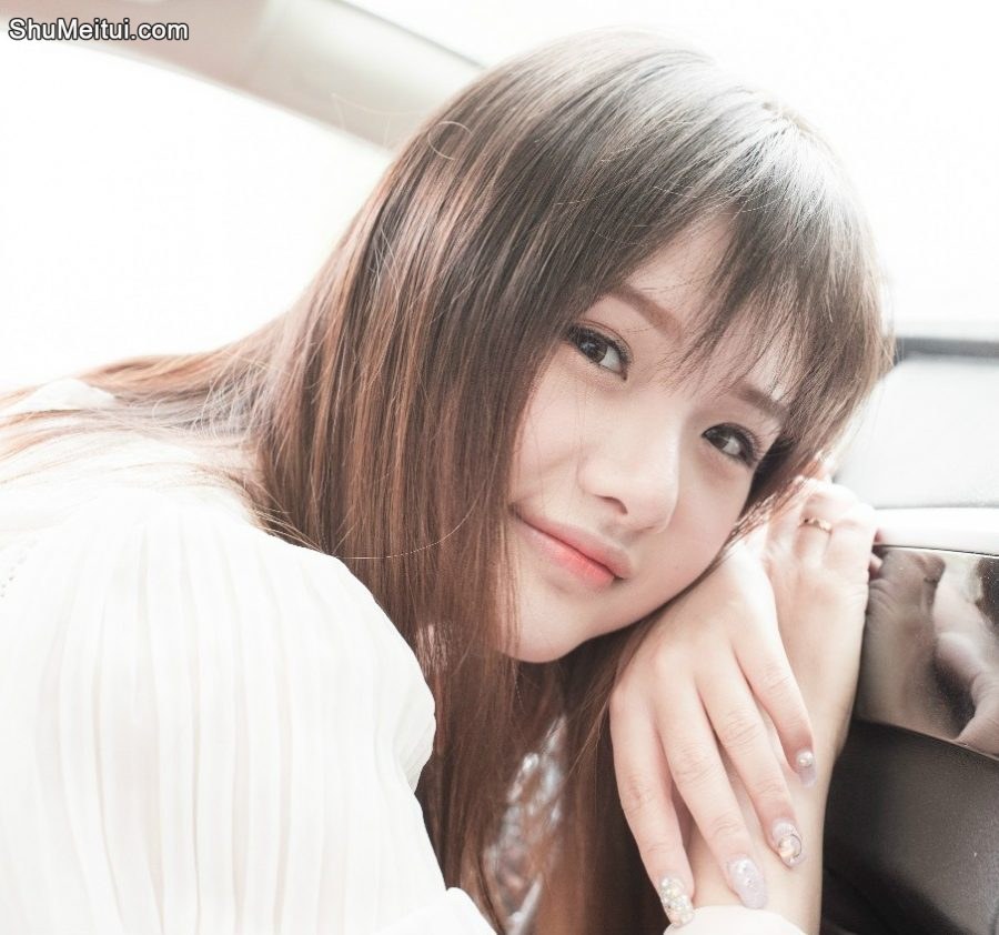 清纯甜美大美女也来媳妇车模了，真是靓呀[第22张/共32张]