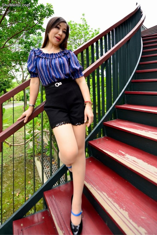 成熟的长腿芝姐阳光下高清晰肉丝[第38张/共56张]