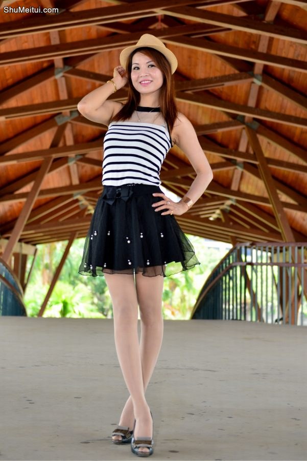 穿肉丝袜的翠嫂美腿吸引摄影师拍了超多照片[第10张/共46张]