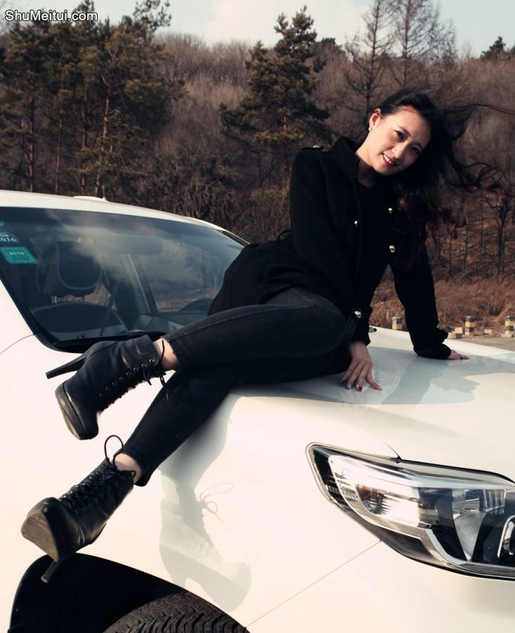 戴眼镜穿短靴的熟女，真是个迷人的妖精了[第4张/共37张]