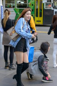 身材纤细的人妻这腿可玩度超高的有没有