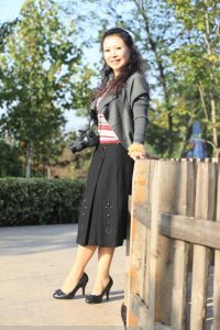 喜欢拍照的美熟到动物园采风