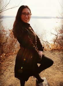 戴眼镜穿短靴的熟女，真是个迷人的妖精了