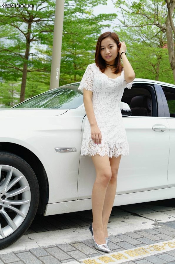 宝马年轻美妇小柯当车模来喽，不差钱就图上个镜[第16张/共22张]