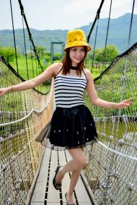 穿肉丝袜的翠嫂美腿吸引摄影师拍了超多照片