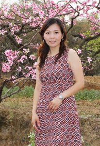 桃之夭夭美妇知风人比花美