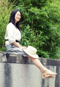 三十年后重返校园,气质优雅的Elin姐写真照片